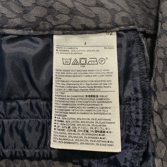 Women’s Banana Republic Jackson Fit pants in grey snow leopard print - Picture 6 of 7